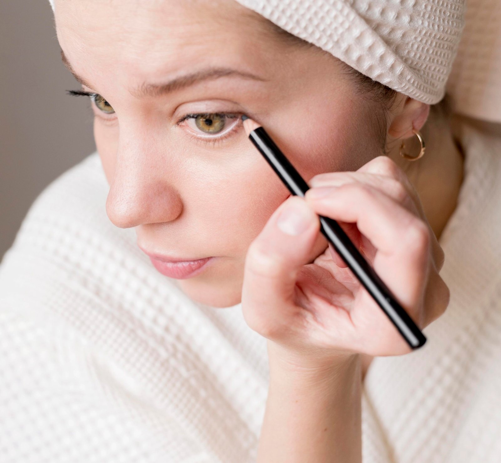 Eyeliner Essentials: Top Tips to Enhance and Define Your Eyes